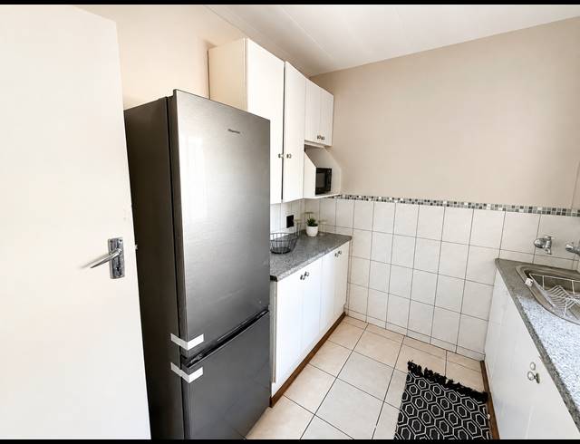 1 BEDROOM APARTMENT FOR SALE IN WINDSOR EAST